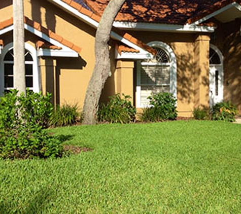 Helping Hand Lawn Care - Clermont, FL