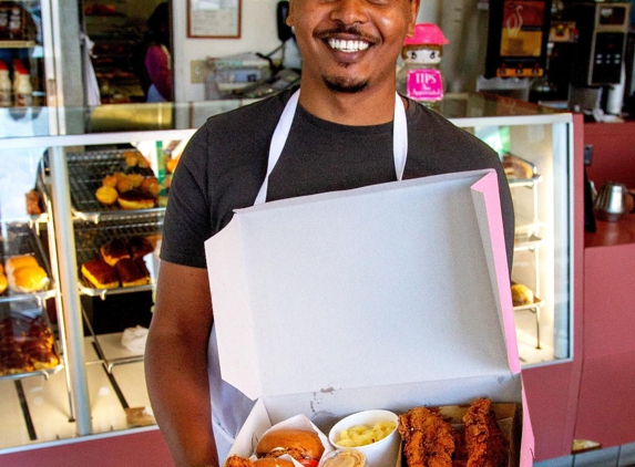Ali's Chicken & Waffles - San Diego, CA