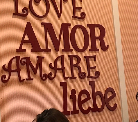 Amor Em Pedacos Bakery - Orlando, FL