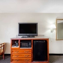 Super 8 By Wyndham Dandridge - Motels