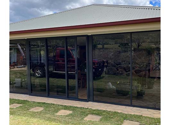 Brooks Glass & Aluminium - Cambridge, TAS