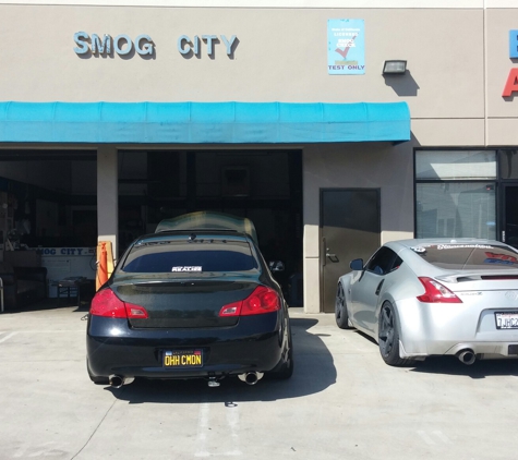 Smog City - Canoga Park, CA. Shop front
