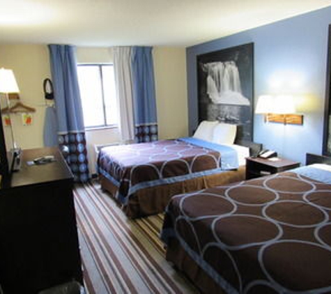 Super 8 by Wyndham Columbus - Columbus, IN