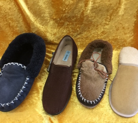 Glenroy Multiservices - Glenroy, VIC. Mens Slippers