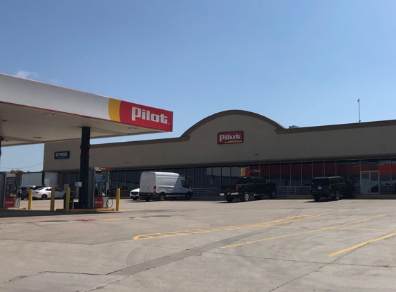 Pilot Travel Center - Rhome, TX