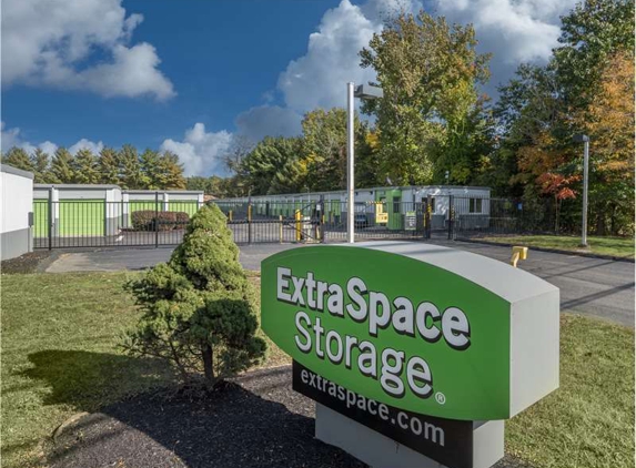 Extra Space Storage - Farmington, CT