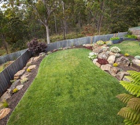 Andrew Nicholson Landscapes - Mowbray, TAS. Turf