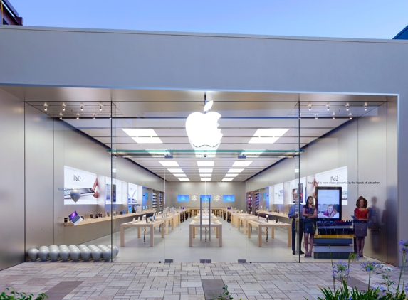 Apple Store - Valencia, CA