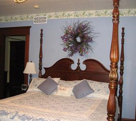 Covington Manor Bed and Breakfast - Cambridge, WI