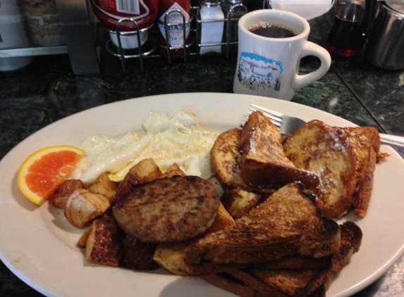 Deluxe Town Diner - Watertown, MA