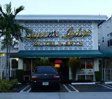 Queens Lodge Motel - Apartments - West Palm Beach, FL