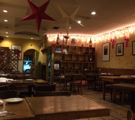 Spumoni Restaurant - Sherman Oaks, CA. Interior
