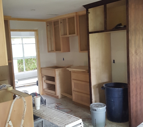 Randy Johnson Painting And Drywall - West Monroe, LA. cabinets before