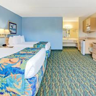 Baymont Inn & Suites - Kissimmee, FL