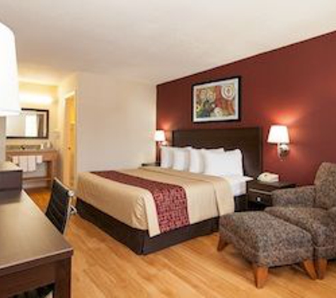 Red Roof Inn - Knoxville, TN