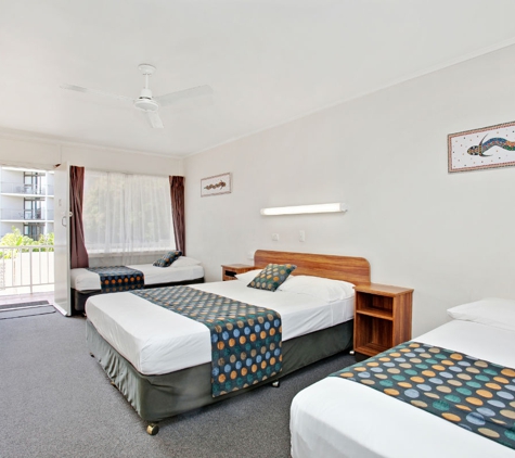 Beach House Motel - North Ward, QLD
