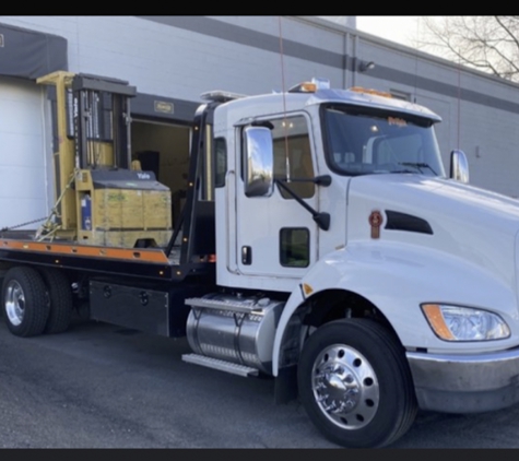 Horsham Towing Service - Horsham, PA. Equipment hauling