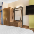 Holiday Inn Express & Suites Clarion by IHG