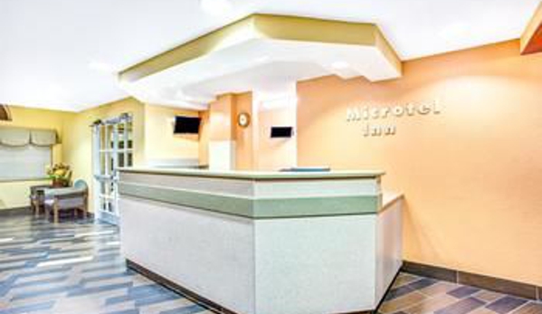 Microtel Inn & Suites by Wyndham Newport News Airport - Newport News, VA