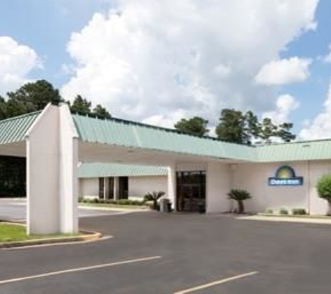 Days Inn by Wyndham McComb MS - Mccomb, MS