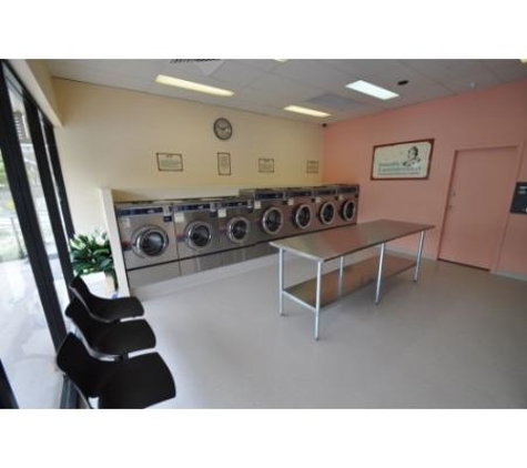 Smalls Laundromat - Upper Coomera, QLD