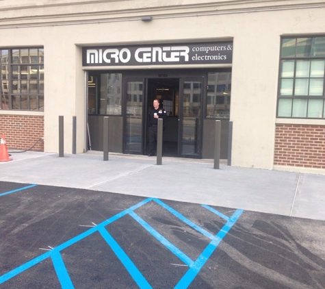 Micro Center - Brooklyn, NY