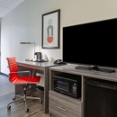 Ramada by Wyndham Hartford North / Bradley Airport - Hotels