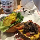 Fuddruckers - American Restaurants