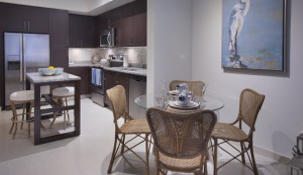 Town City Center Luxury Apartments - Pembroke Pines, FL