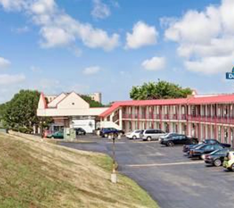 Days Inn By Wyndham Knoxville West - Knoxville, TN