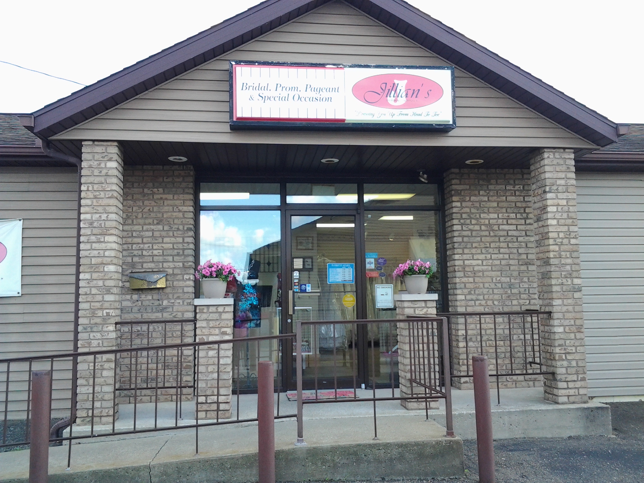 Jillian's 2347 Maple Ave, Zanesville, OH 43701