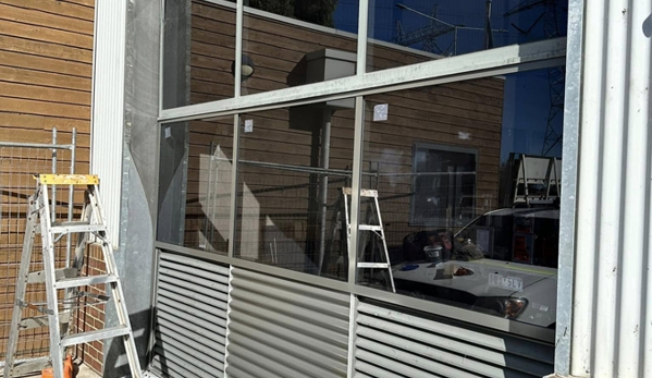 Canossa Glass Pty Ltd - Meadow Heights, VIC
