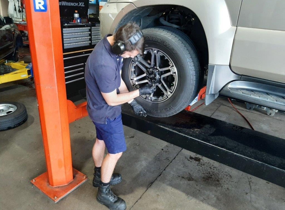 Canelanders Auto Service Centre