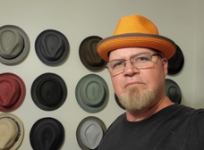 Hats Galore \u0026 More 10061 Gratiot Ave 