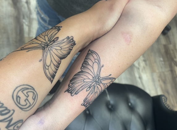 Dying Breed Tattoo & Piercing - Sacramento, CA