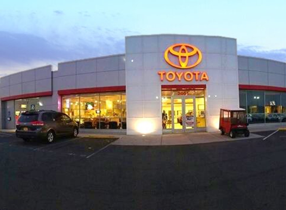 Lithia Toyota of Medford - Medford, OR