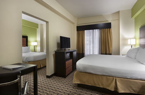 Holiday Inn Express & Suites Atlanta Downtown - Atlanta, GA