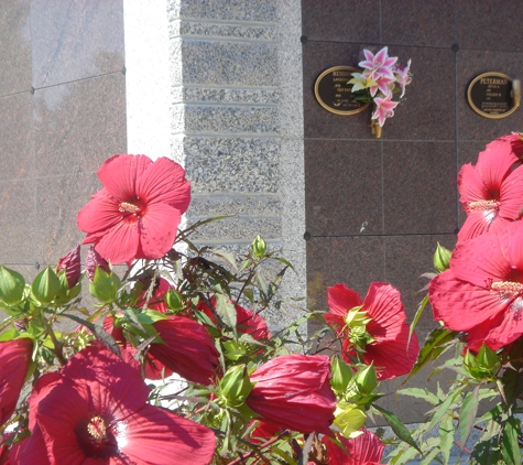 Chapel Hill Memorial Gardens - Cedar Hill, MO