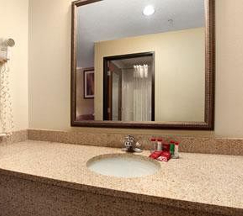 Ramada by Wyndham Elizabethtown - Elizabethtown, KY