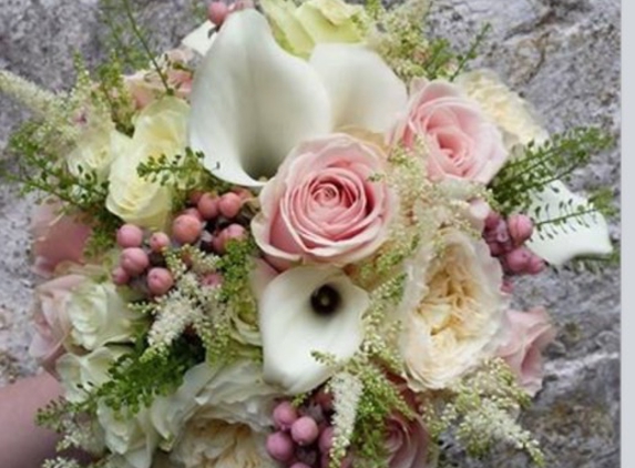 Sherwood Fair Oaks Village Florist - Fair Oaks, CA