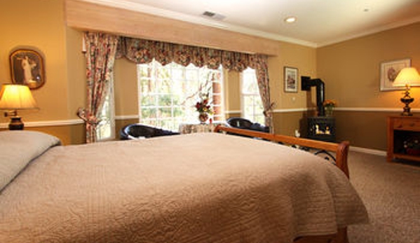 McCaffrey House Bed & Breakfast Inn - Twain Harte, CA