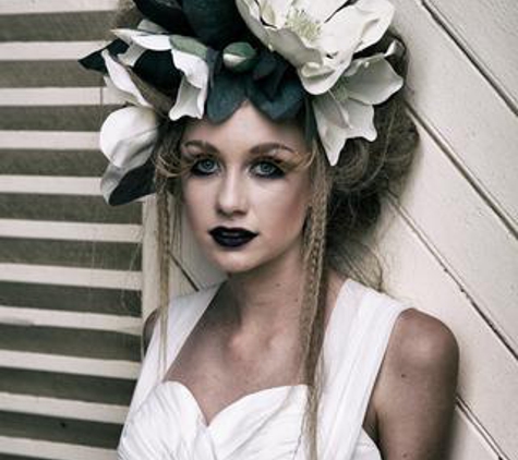 Headlines Hair & Beauty - Torquay, QLD