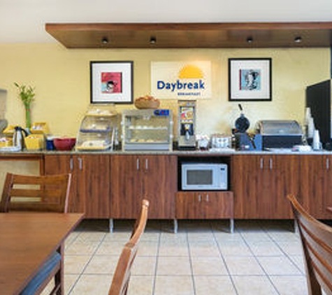 Days Inn Denton - Denton, TX