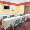 Ramada by Wyndham Vandalia - Hotels