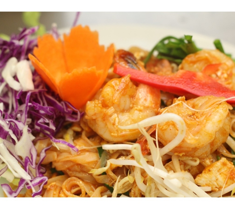 Rose Garden Thai West - Dubbo, NSW. Pad Thai Dish Main Course at Rose Garden West Dubbo