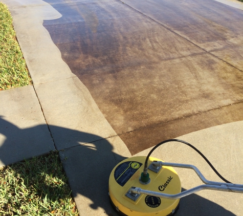 Englewood + Venice Fl Pressure Cleaning. Driveway cleaning with expensive cement surface cleaning machine