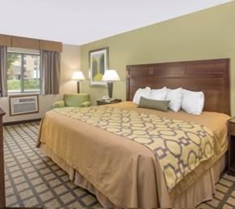 Baymont Inn & Suites - Ames, IA