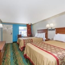Days Inn by Wyndham Virginia Beach Town Center - Motels