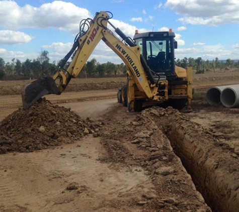 Mareeba Truck & Backhoe Hire - Mareeba, QLD