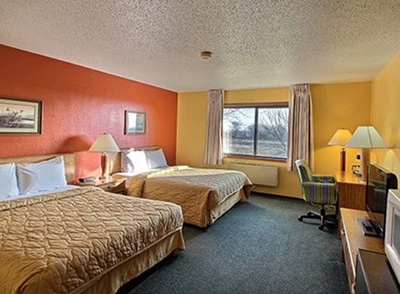 Belgium Inn & Suites - Belgium, WI